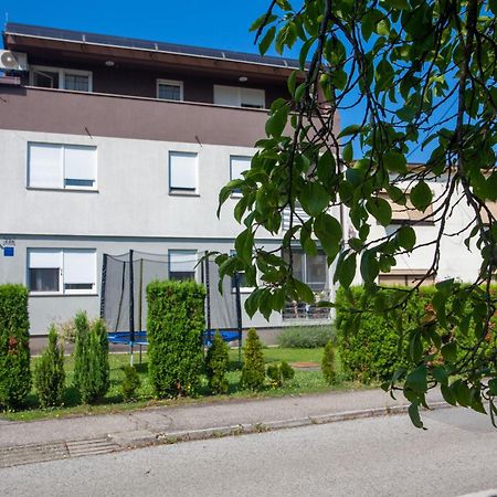 Apartment Sladic Sisak Exterior foto